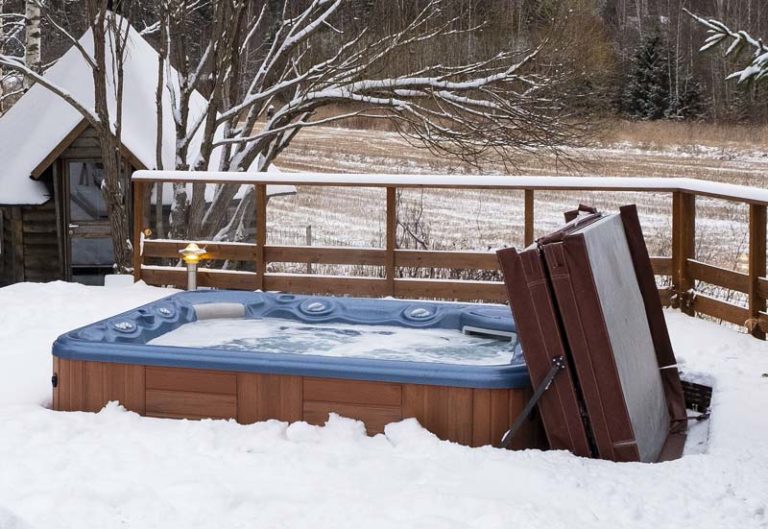 Using a hot tub in winter